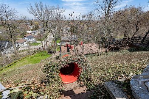 A tunnel slide for the kids - 31 Hilts Drive, Hamilton, ON - Outdoor