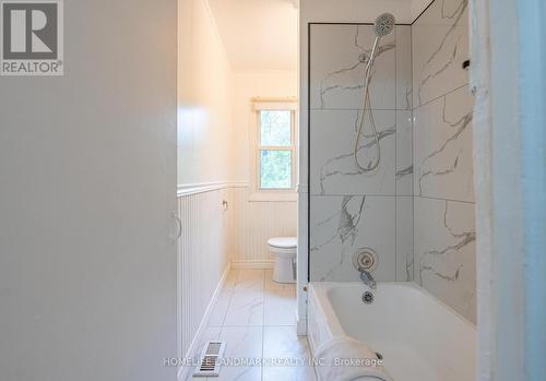 629 Donegal Street W, Peterborough, ON - Indoor Photo Showing Bathroom