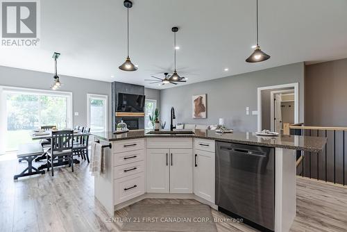92 Queen Street, North Middlesex, ON - Indoor Photo Showing Kitchen With Upgraded Kitchen