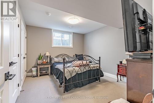 92 Queen Street, North Middlesex, ON - Indoor Photo Showing Bedroom