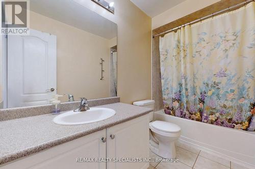 37 Versailles Crescent, Brampton, ON - Indoor Photo Showing Bathroom