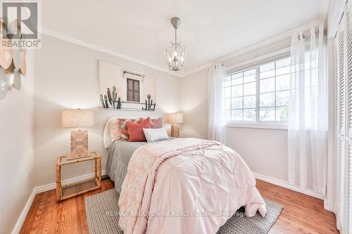 296 Lakeview Avenue, Burlington, ON - Indoor Photo Showing Bedroom