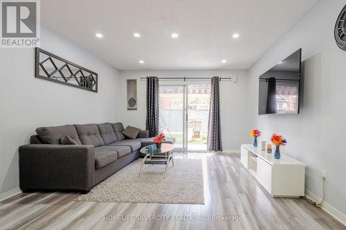 77 Ural Circle, Brampton, ON - Indoor Photo Showing Living Room