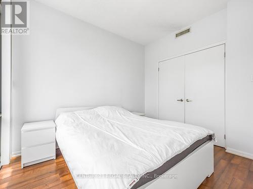 3404 - 38 Grenville Street, Toronto, ON - Indoor Photo Showing Bedroom