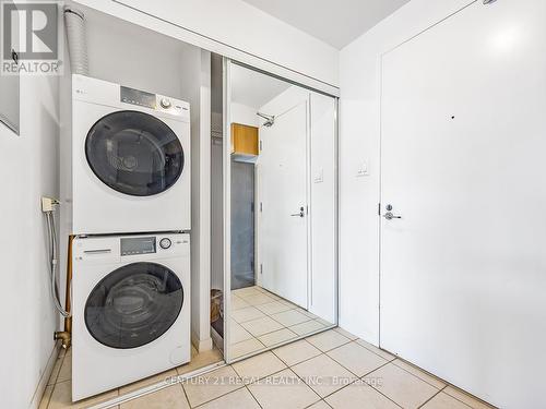 3404 - 38 Grenville Street, Toronto, ON - Indoor Photo Showing Laundry Room