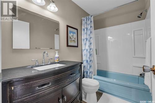 535 Bowman Lane, Saskatoon, SK - Indoor Photo Showing Bathroom