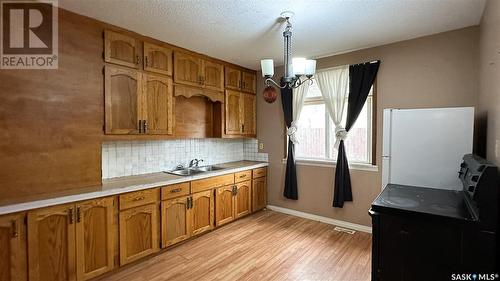 1250 Elliott Street, Regina, SK - Indoor Photo Showing Kitchen