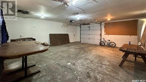 1250 Elliott Street, Regina, SK - Indoor Photo Showing Garage