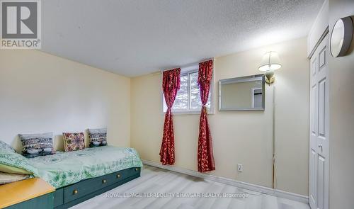 902 - 565 Greenfield Avenue, Kitchener, ON - Indoor Photo Showing Bedroom
