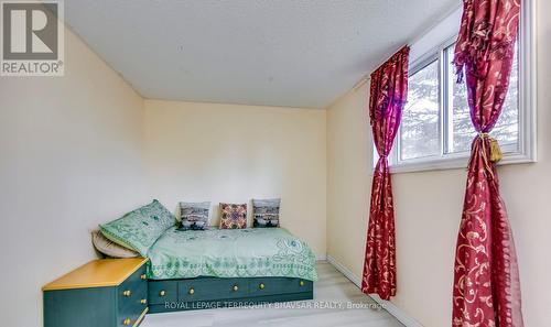 902 - 565 Greenfield Avenue, Kitchener, ON - Indoor Photo Showing Bedroom