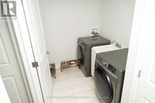 1665 Finley Crescent, London, ON - Indoor Photo Showing Laundry Room