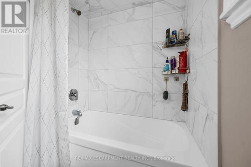 N - 25 Bryna Avenue, Hamilton, ON - Indoor Photo Showing Bathroom