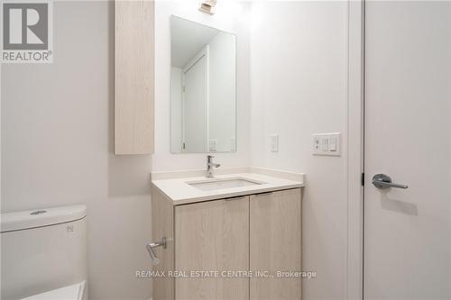 513 - 1 Jarvis Street, Hamilton, ON - Indoor Photo Showing Bathroom