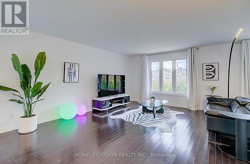 600 Goodwin Terrace, Peterborough, ON - Indoor Photo Showing Living Room