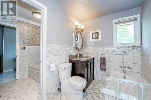 11 White Pine Place, Barrie, ON - Indoor Photo Showing Bathroom