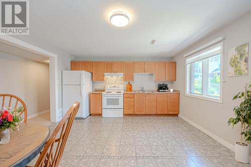 11 White Pine Place, Barrie, ON - Indoor Photo Showing Kitchen With Double Sink