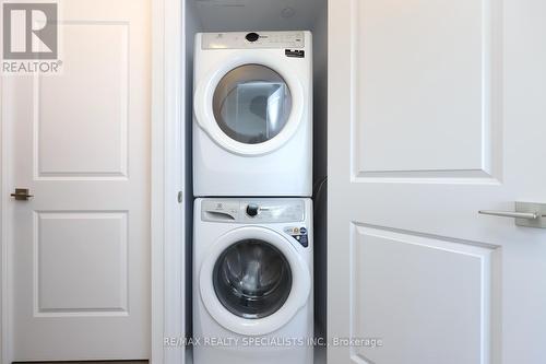 1109 - 36 Elm Drive W, Mississauga, ON - Indoor Photo Showing Laundry Room