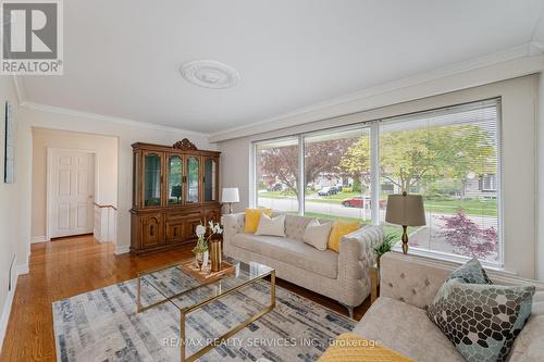 56 Campbell Drive, Brampton, ON - Indoor Photo Showing Living Room