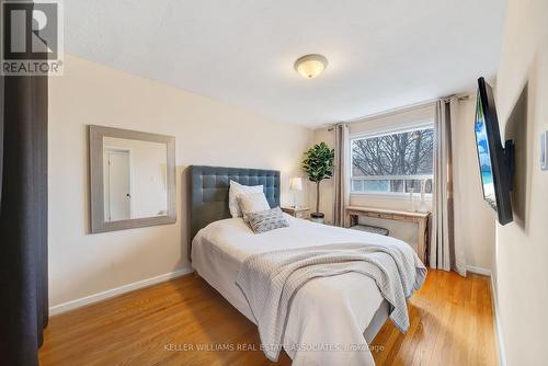 1247 Bray Court, Mississauga, ON - Indoor Photo Showing Bedroom