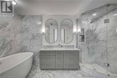 604 - 2060 Lakeshore Road, Burlington, ON - Indoor Photo Showing Bathroom