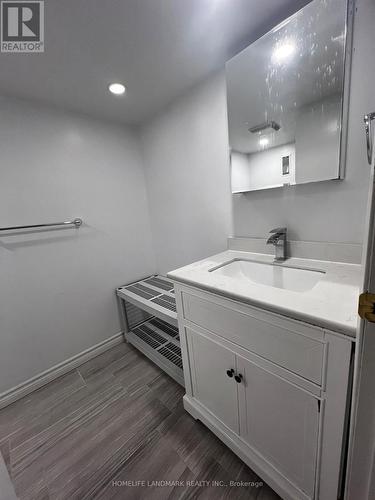 Bsm - 76 Fortrose Crescent, Toronto, ON - Indoor Photo Showing Bathroom