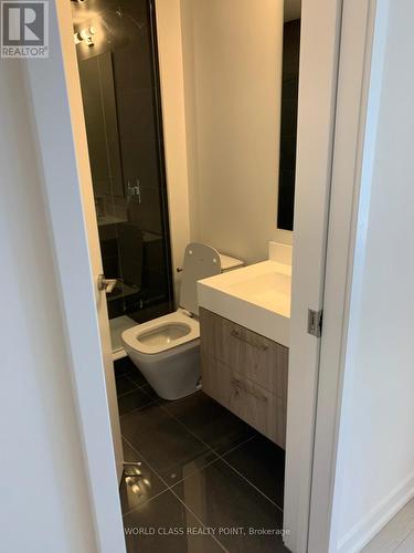 2712 - 1 Yorkville Avenue, Toronto, ON - Indoor Photo Showing Bathroom