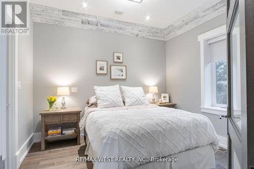 139 Springdale Boulevard, Toronto, ON - Indoor Photo Showing Bedroom