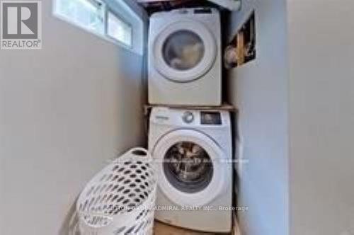 114 Cartier Crescent, Richmond Hill, ON - Indoor Photo Showing Laundry Room
