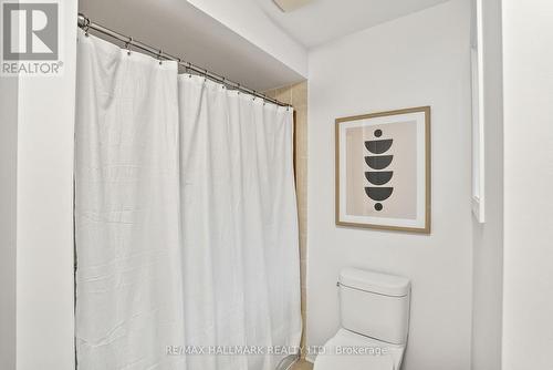 32 Harkness Drive, Whitby, ON - Indoor Photo Showing Bathroom