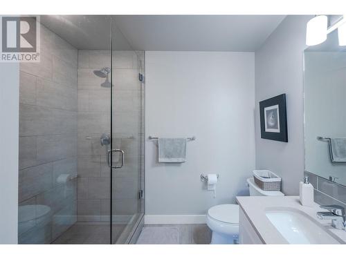 1115 Holden Road Unit# 132, Penticton, BC - Indoor Photo Showing Bathroom