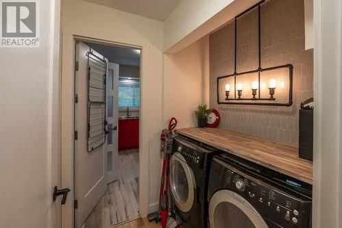 144 Vancouver Place, Penticton, BC - Indoor Photo Showing Laundry Room