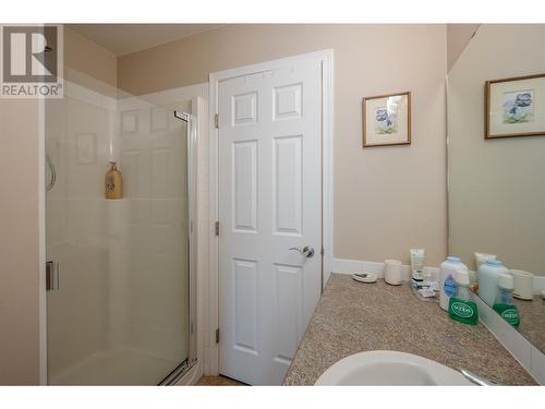 3363 Wilson Street Unit# 126, Penticton, BC - Indoor Photo Showing Bathroom