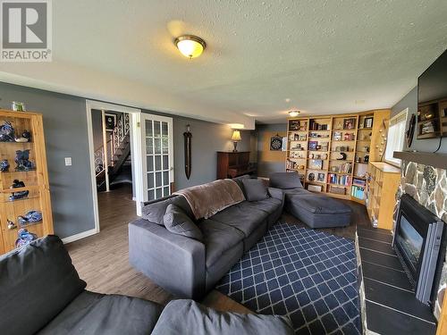 4901 Straume Avenue, Terrace, BC - Indoor Photo Showing Living Room