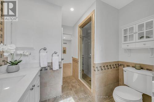 371 Erin Trail, Newmarket, ON - Indoor Photo Showing Bathroom