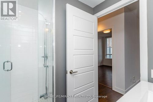 406 - 28 Linden Street, Toronto, ON - Indoor Photo Showing Bathroom