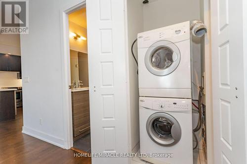 406 - 28 Linden Street, Toronto, ON - Indoor Photo Showing Laundry Room