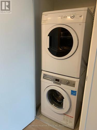 4004 - 70 Temperance Street, Toronto, ON - Indoor Photo Showing Laundry Room