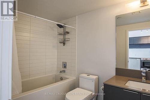 5303 - 181 Dundas Street E, Toronto, ON - Indoor Photo Showing Bathroom