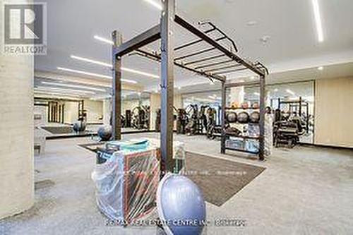211 - 2020 Bathurst Street S, Toronto, ON - Indoor Photo Showing Gym Room
