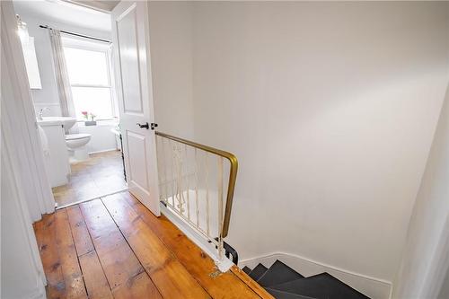 16 Hope Street, Hamilton, ON - Indoor Photo Showing Other Room