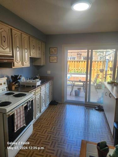 5153 Banting Court, Burlington, ON - Indoor Photo Showing Kitchen