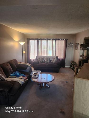5153 Banting Court, Burlington, ON - Indoor Photo Showing Living Room