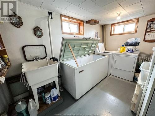 39 King, Sackville, NB - Indoor Photo Showing Laundry Room