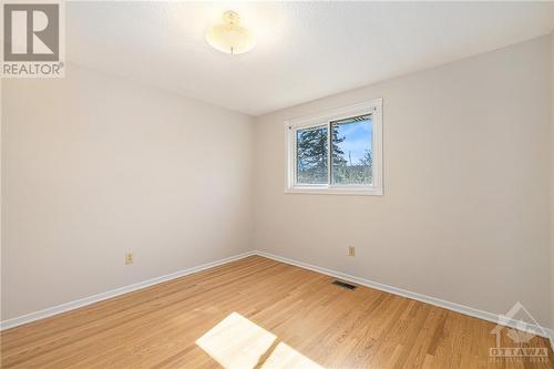 56 Wedgewood Crescent, Ottawa, ON - Indoor Photo Showing Other Room