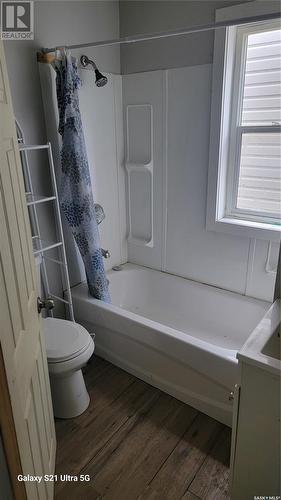 1154 Athol Street, Regina, SK - Indoor Photo Showing Bathroom