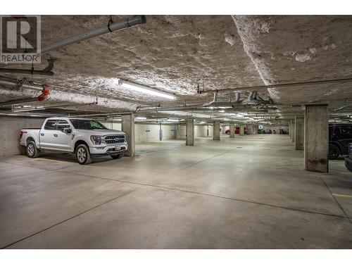 305 - 550 Rainbow Drive, Kaslo, BC - Indoor Photo Showing Garage