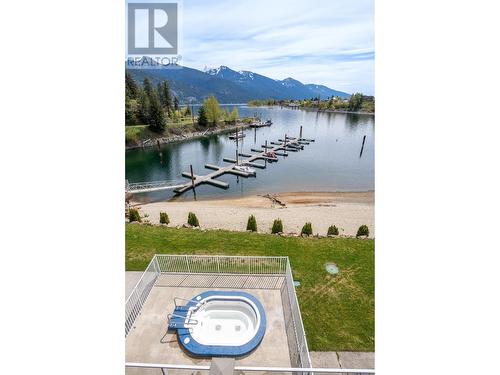 305 - 550 Rainbow Drive, Kaslo, BC - Outdoor With Body Of Water With Balcony With View