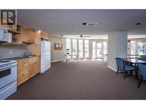 550 Rainbow Drive Unit# 305, Kaslo, BC - Indoor Photo Showing Kitchen