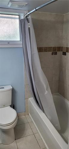 2274 Upper James Street, Hamilton, ON - Indoor Photo Showing Bathroom
