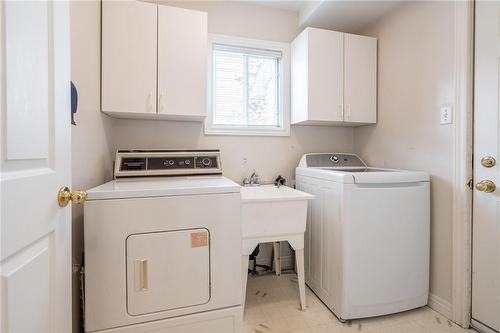 25 Caledonia Drive, Caledonia, ON - Indoor Photo Showing Laundry Room